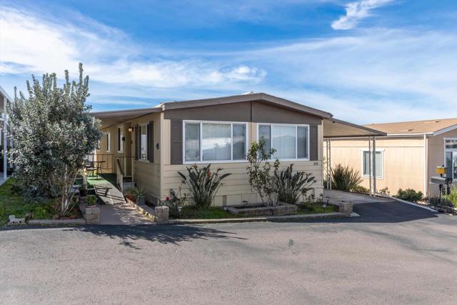 Detail Gallery Image 3 of 12 For 718 Sycamore #104,  Vista,  CA 92083 - 2 Beds | 2 Baths