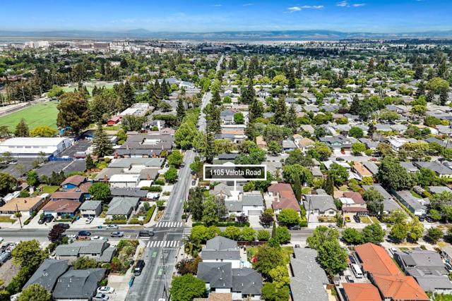 1105 Valota Road, Redwood City CA: https://media.crmls.org/mediaz/d1f93b9c-5d8f-4c47-a89a-33b0feaa39d8.jpg