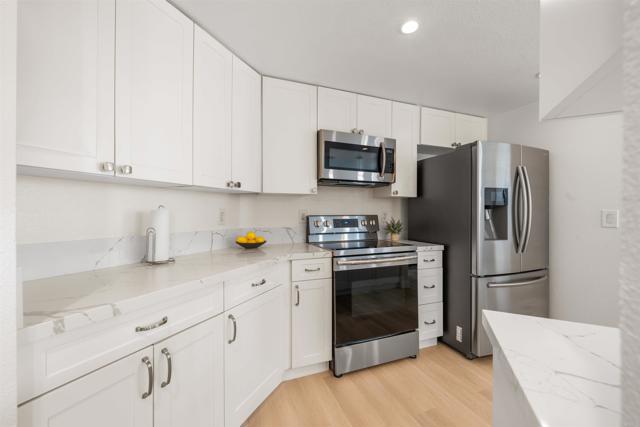 Detail Gallery Image 11 of 48 For 680 Camino De La Reina #2112,  San Diego,  CA 92108 - 3 Beds | 2 Baths