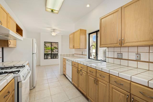 Image 24 of 59 For 51770 Eisenhower Drive