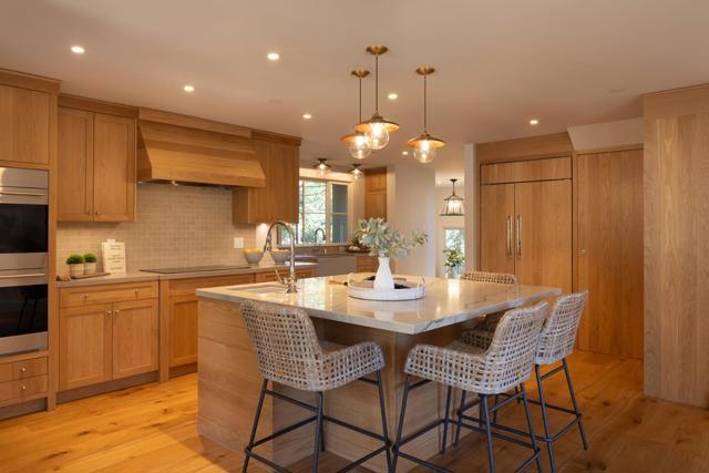 4 Oak Knoll Way, Carmel CA: https://media.crmls.org/mediaz/d1faa97c-9915-4911-839d-a8638a7328d9.jpg