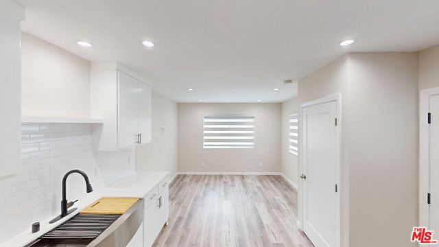2811 W 46th, Los Angeles CA: https://media.crmls.org/mediaz/d1fad18a-8fe1-4ad3-87a8-bb0cf26244ab.jpg