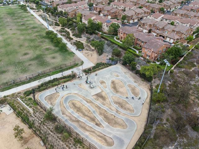 6102 Alida Row, San Diego CA: https://media.crmls.org/mediaz/d1fb902d-5eec-4066-a495-19099d9bf9d9.jpg