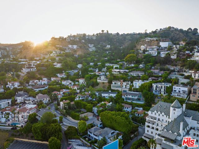 8249 Marmont Lane, Los Angeles CA: https://media.crmls.org/mediaz/d1fbfc4c-b4f3-4bed-9c19-7027caf8b305.jpg