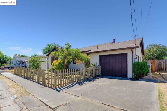 2840 Mount Diablo ST, Concord CA: https://media.crmls.org/mediaz/d1fc6694-56cb-474f-b03b-e9315de00454.jpg