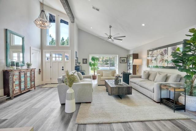 Detail Gallery Image 6 of 57 For 1109 Countrywood Ln, Vista,  CA 92081 - 4 Beds | 2/1 Baths