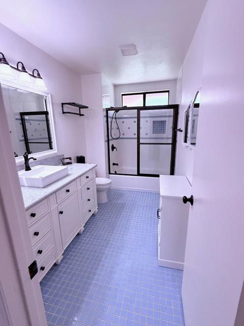 820 Neil Drive, Hollister CA: https://media.crmls.org/mediaz/d1fd37e9-a89a-43c2-bacf-b9cea65552d1.jpg