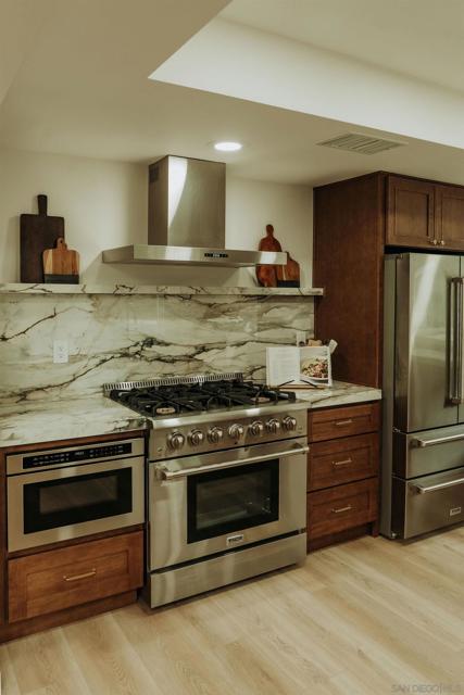 2143 Caminito San Martin, La Jolla CA: https://media.crmls.org/mediaz/d1ff3f79-ca58-46b1-bbf7-f3a661d0f035.jpg
