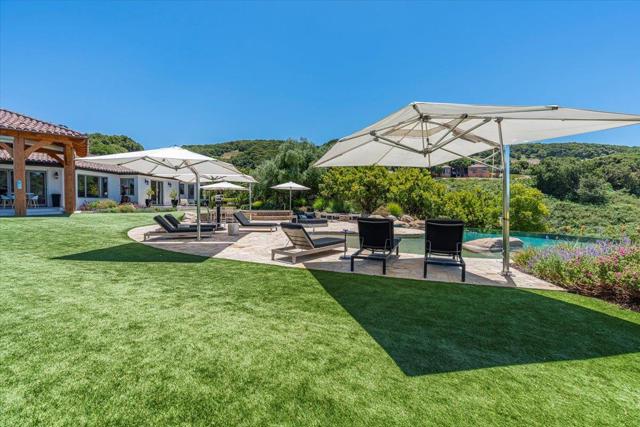 25926 Puerta Del Cajon, Monterey CA: https://media.crmls.org/mediaz/d1ff5190-c67e-444a-b339-fba2cdd3b4c6.jpg