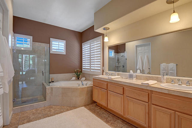 54 Camino Real, Rancho Mirage CA: https://media.crmls.org/mediaz/d2004991-d22d-4ac6-b695-fa830b35d475.jpg