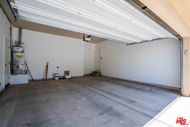 7050 Independence Avenue, Canoga Park CA: https://media.crmls.org/mediaz/d2005a29-0aad-4533-9317-67e261fa4afb.jpg