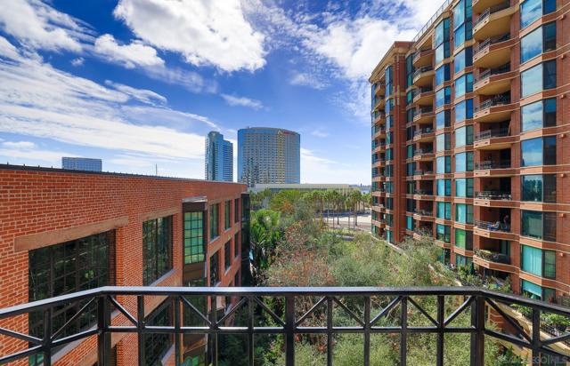 500 W Harbor Dr, San Diego CA: https://media.crmls.org/mediaz/d2012f3d-f774-4b81-abfc-4173b9304980.jpg