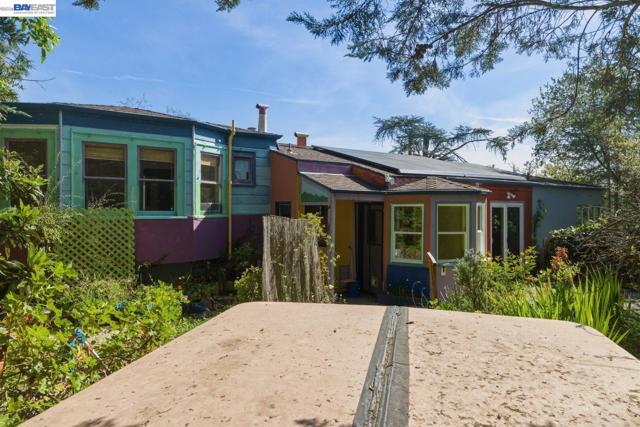 3890 Serrano St, Martinez CA: https://media.crmls.org/mediaz/d2015472-cac7-42cd-b698-ab18a2484d68.jpg