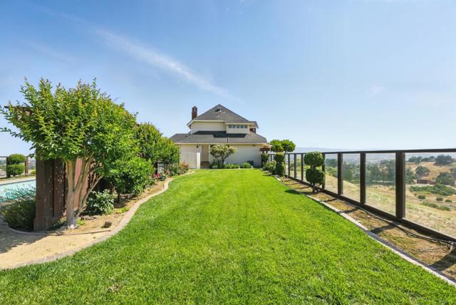 2525 Bridle Path Drive, Gilroy CA: https://media.crmls.org/mediaz/d2016d2a-9182-47e0-ad4f-4ff554d74e08.jpg