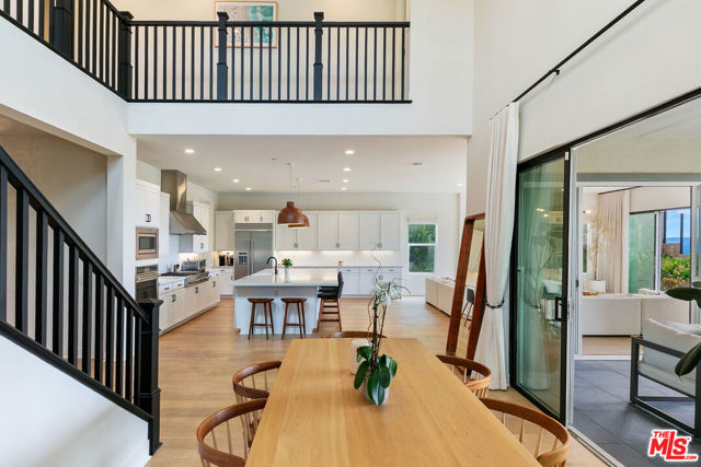 21316 Poema Place, Chatsworth CA: https://media.crmls.org/mediaz/d202047d-3cf1-4ca6-82a4-914fe92933b1.jpg