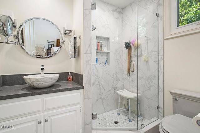 848 Greenridge Drive, La Canada Flintridge CA: https://media.crmls.org/mediaz/d2026bfe-4a45-4c69-98d0-958336750bfa.jpg