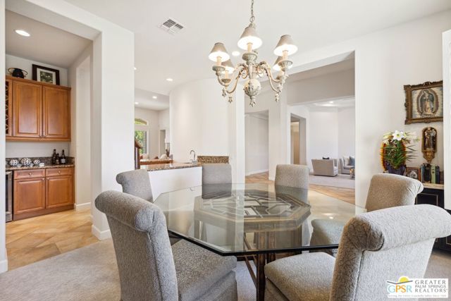 1 Toscana Way, Rancho Mirage CA: https://media.crmls.org/mediaz/d20296fe-33de-48fa-9c4a-b12462ffe49b.jpg