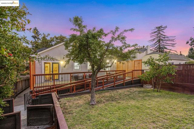 61 Wildwood Ave, Piedmont CA: https://media.crmls.org/mediaz/d2029f66-f4b3-4f98-b8ed-0481a83aa7d8.jpg