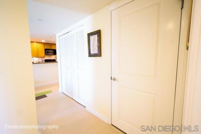 5764 San Vicente Blvd, Los Angeles, California 90019, 2 Bedrooms Bedrooms, ,2 BathroomsBathrooms,Condominium,For Sale,San Vicente Blvd,240019606SD