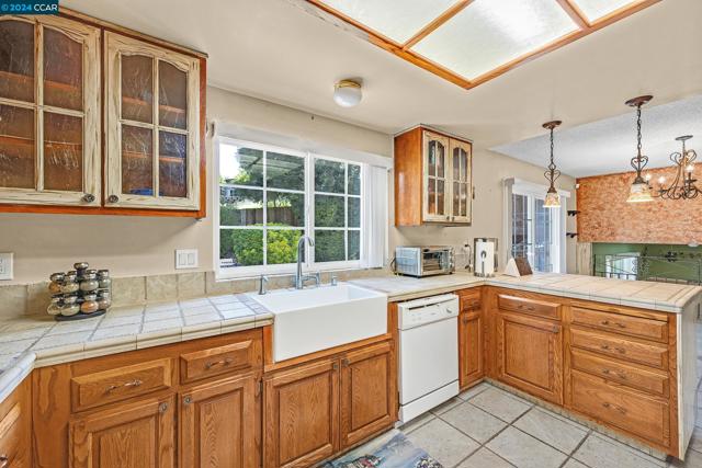 4349 Apple Pl, Pittsburg, California 94565, 4 Bedrooms Bedrooms, ,2 BathroomsBathrooms,Single Family Residence,For Sale,Apple Pl,41055398