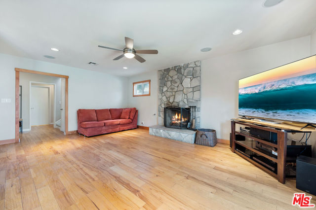 4116 Tilden Avenue photo 2