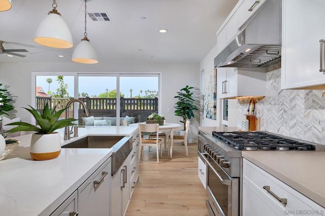 571 N Vulcan Ave, Encinitas CA: https://media.crmls.org/mediaz/d203601b-5dc0-4c72-9a94-4c660ac3d79a.jpg