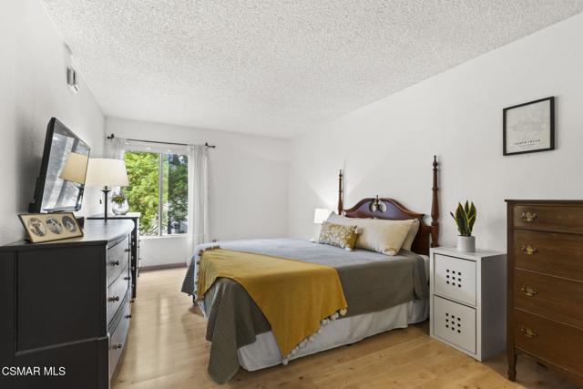 5700 Etiwanda Avenue, Tarzana CA: https://media.crmls.org/mediaz/d20460f3-b514-4184-9216-f5a3a38316ca.jpg