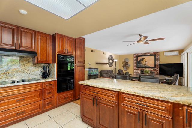 3812 Wild Oats Ln, Bonita CA: https://media.crmls.org/mediaz/d204fea6-3fc3-45e4-b9f2-6496a5f8c629.jpg