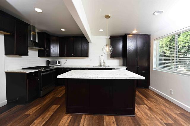 Detail Gallery Image 12 of 20 For 1860 Alessandro Trl, Vista,  CA 92084 - 3 Beds | 2 Baths