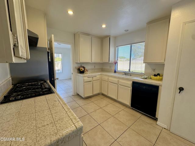 420 Village Road, Port Hueneme CA: https://media.crmls.org/mediaz/d205c174-6760-49f1-80f0-88c08f7d558c.jpg