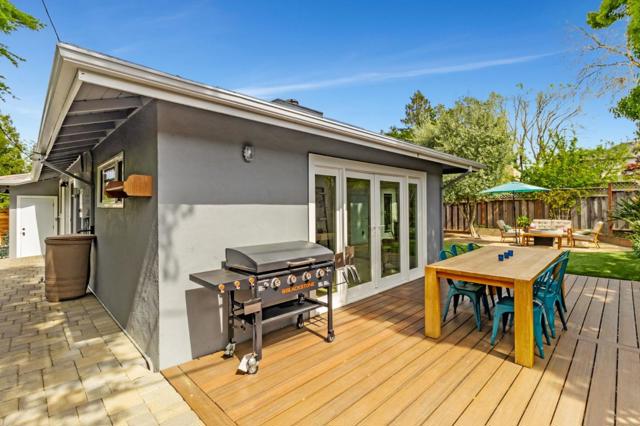 1528 Fernside Street, Redwood City CA: https://media.crmls.org/mediaz/d205e003-75cc-48f4-bfc3-ca3357264f1d.jpg