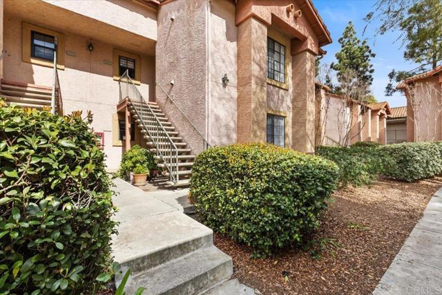 12059 Alta Carmel Ct, San Diego CA: https://media.crmls.org/mediaz/d2063200-737b-43d1-820a-3bce160bf093.jpg