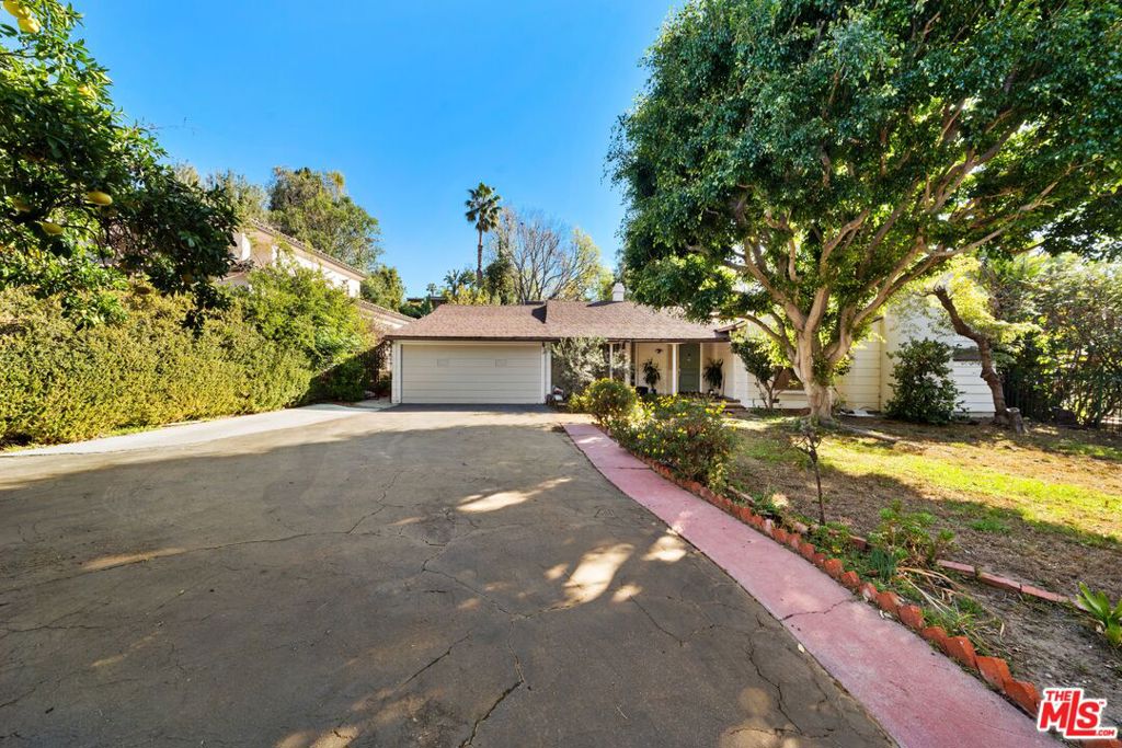 11350 W Sunset Boulevard