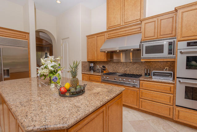 38111 Tandika N Trail, Palm Desert CA: https://media.crmls.org/mediaz/d206fd13-5ff6-4b65-aced-5e81d2855c29.jpg