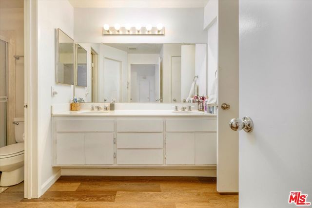 24125 Del Monte Drive, Valencia CA: https://media.crmls.org/mediaz/d20754a0-cc4b-46b9-875e-5f687b40347a.jpg