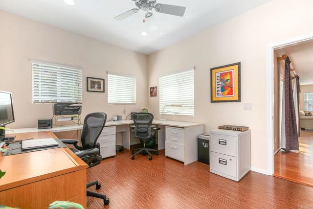 1911 La Subida Way, San Marcos CA: https://media.crmls.org/mediaz/d2079948-5989-4af1-bffc-07958094ef1e.jpg
