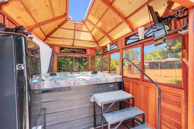 17561 Vineyard Rd, Castro Valley CA: https://media.crmls.org/mediaz/d207fdf9-1633-438b-ab7b-1fa10e3fcbbc.jpg