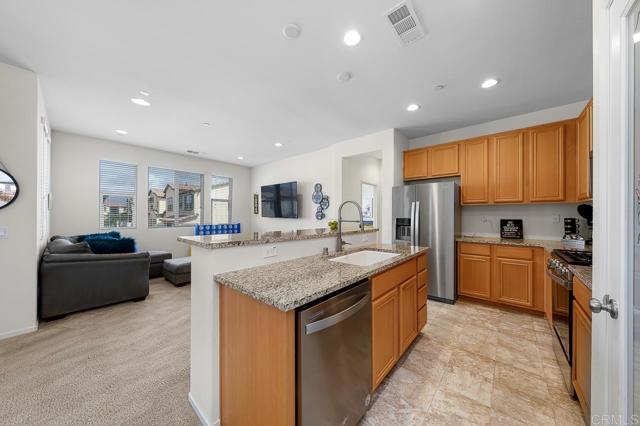 Detail Gallery Image 5 of 22 For 1214 Biltmore Pl #1,  Chula Vista,  CA 91913 - 2 Beds | 2 Baths