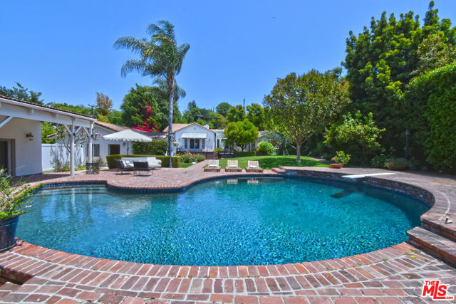 4177 KESTER Avenue, Sherman Oaks CA: https://media.crmls.org/mediaz/d2094cf7-532d-4e8e-b687-30f1a7640625.jpg