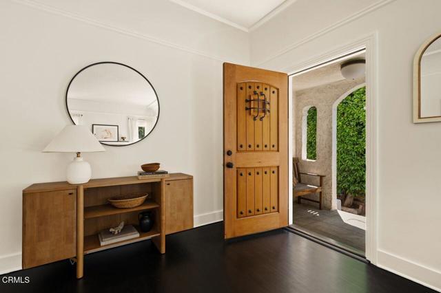 7567 Rosewood Avenue, Los Angeles CA: https://media.crmls.org/mediaz/d20981cf-c7a8-4aa9-9e47-2929cf3faadf.jpg
