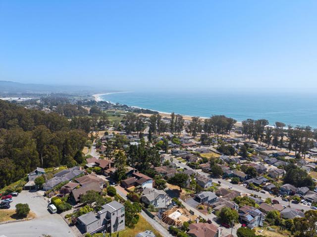 1120 Columbus Street, El Granada CA: https://media.crmls.org/mediaz/d209e462-739a-493f-a3d8-30c1e762ad08.jpg