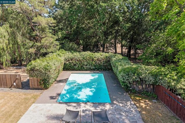51 Bolla Ave, Alamo CA: https://media.crmls.org/mediaz/d20af039-8c79-45d1-9f5e-db1bb5205252.jpg
