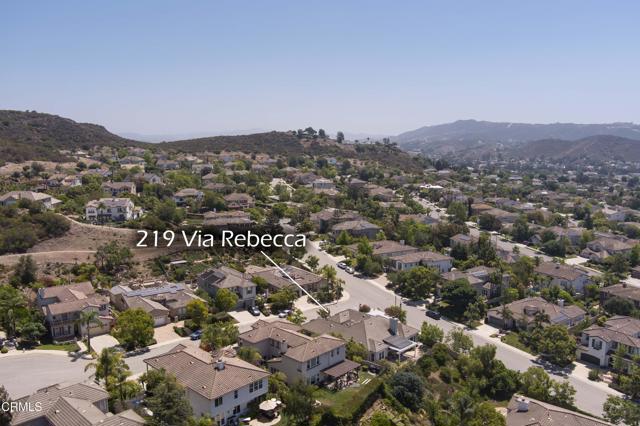 219 Via Rebecca, Thousand Oaks CA: https://media.crmls.org/mediaz/d20b0349-3c4c-4567-96ac-0e595b6c2ee0.jpg