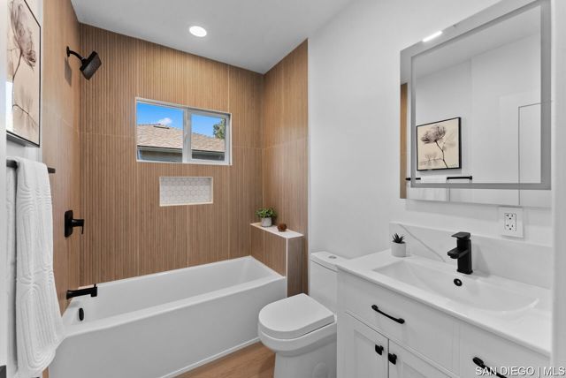 4642 Aragon DR, San Diego CA: https://media.crmls.org/mediaz/d20b4900-6694-4c99-8a94-0983097cf79b.jpg