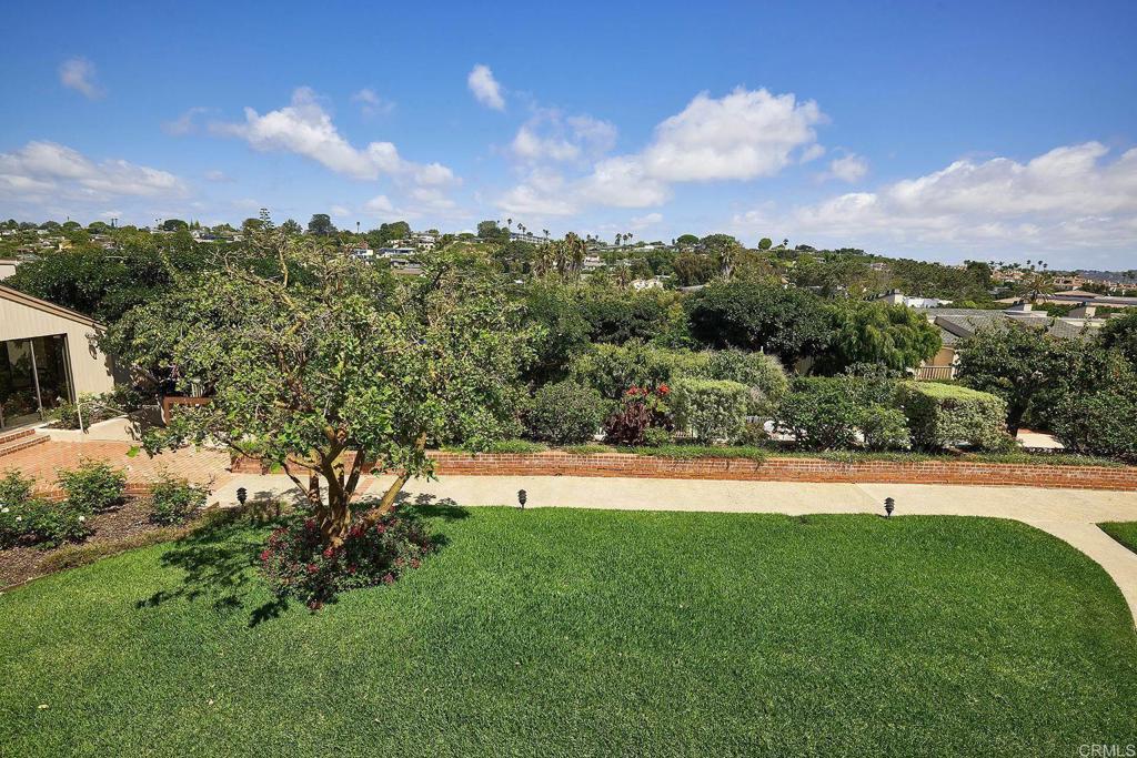 561 Sierra Avenue - photo 17