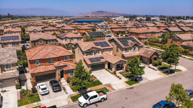 665 Tiber River Way, Oxnard CA: https://media.crmls.org/mediaz/d20c03de-7b93-44fc-b2a0-13217284f35a.jpg