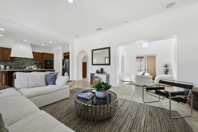 Image 9 of 38 For 81961 Contento Street