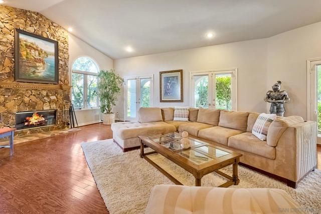 Image 9 of 47 For 4949 San Jacinto Circle West