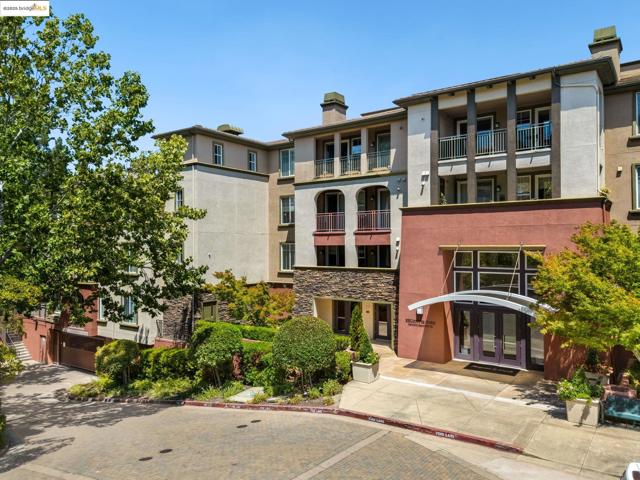 1800 Alma, Walnut Creek CA: https://media.crmls.org/mediaz/d20e3256-1dae-44b2-bb1a-759128fa0f15.jpg