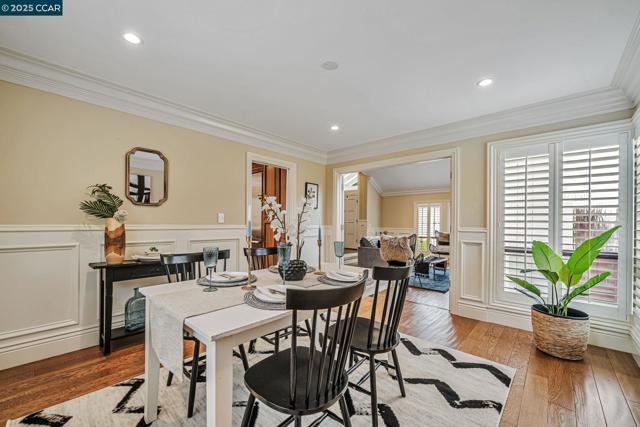 732 Graham Ct, Danville CA: https://media.crmls.org/mediaz/d20efb29-be73-4cea-ac51-836eb1c2d81d.jpg